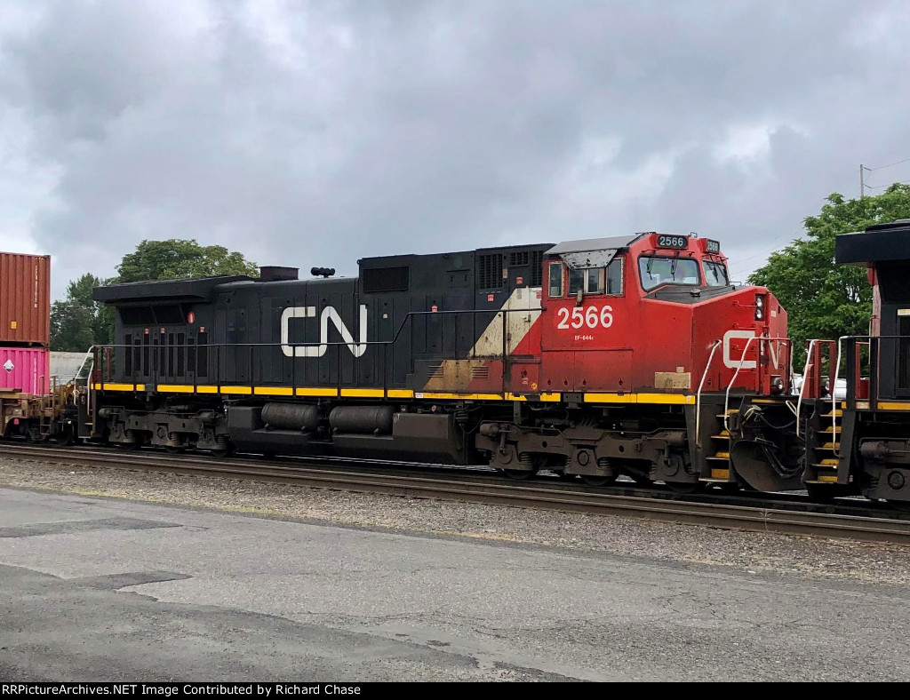 CN 2566